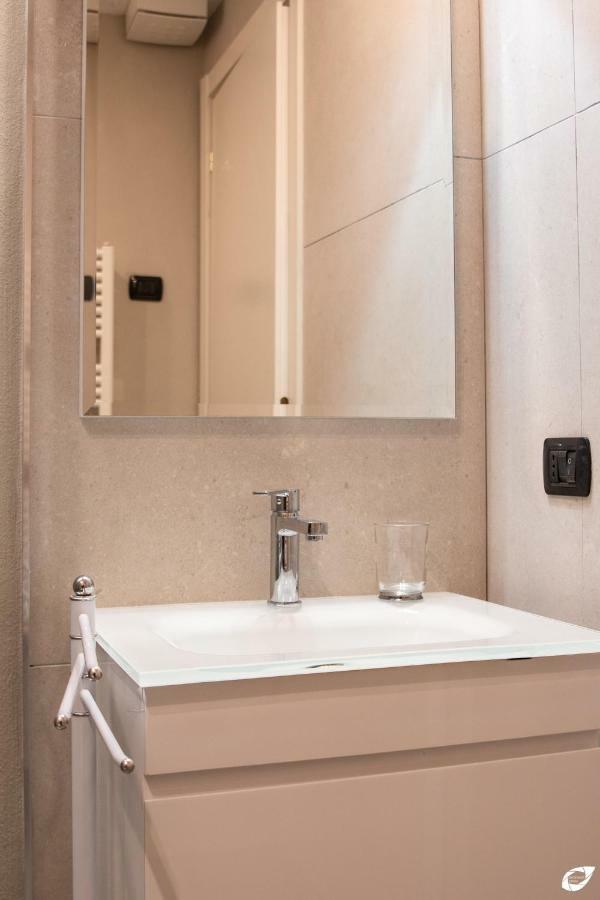 מרינה די פיאטרסנטה 2-Bedroom Apt, With Balcony & Aircondition - 50 M From The Beach מראה חיצוני תמונה